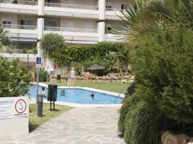 Apartamento con 2 dormitorios se vende en Marbella, Costa del Sol