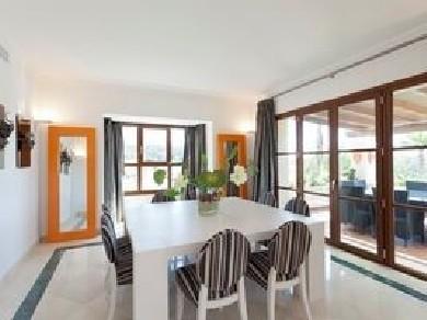 Chalet con 5 dormitorios se vende en Marbella, Costa del Sol