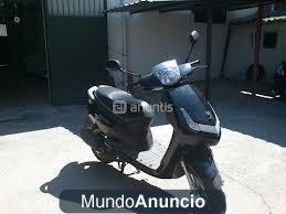 350€ Moto Peugeot negra 50cc