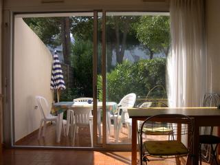 Apartamento en residencia : 4/5 personas - piscina - port camargue  gard  languedoc-rosellon  francia