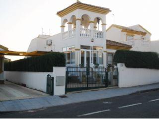 Chalet en venta en Pinar de Campoverde, Alicante (Costa Blanca)