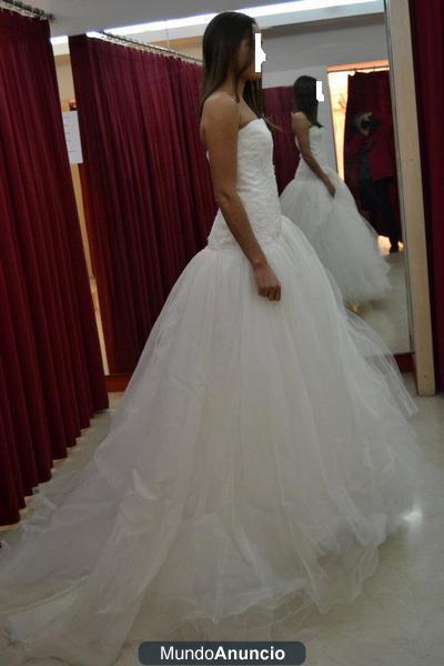 900 euros PRECIOSO VESTIDO NOVIA JESUS PEIRO modelo 1077 + zapatos novia FOSCO