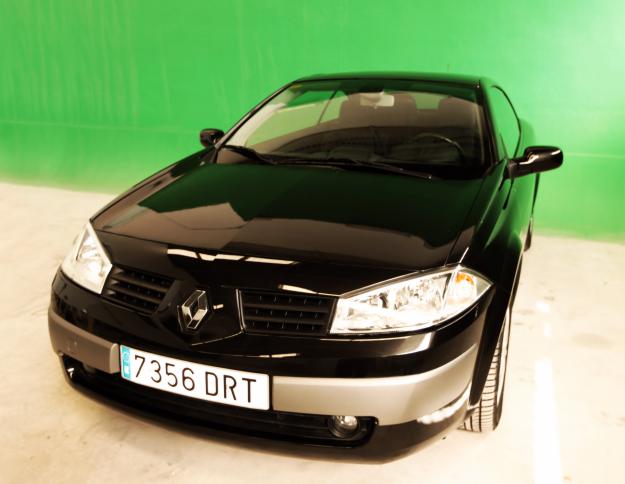 SE VENDE RENAULT CABRIO SEMINUEVO POR 10.000€!!