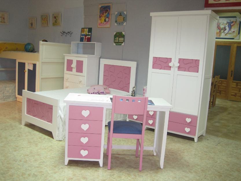 Dormitorio juvenil-infantil rosa de madera