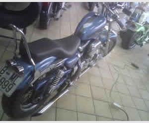 HARLEY DAVIDSON 883 HUGGER