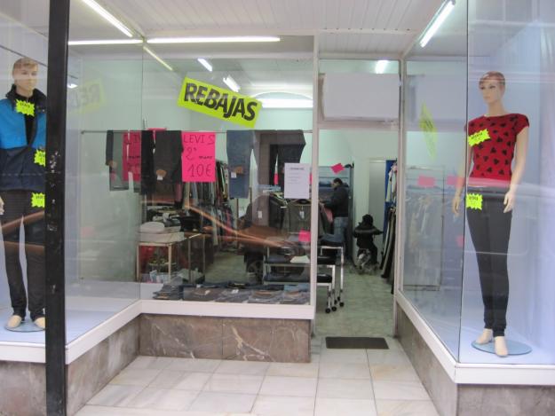 TIENDA DE ROPA SEGUNDAMANO DE MARCA (LEVIS, ZARA, HM, BLANCO) EN VALLECAS (vendo al por ma