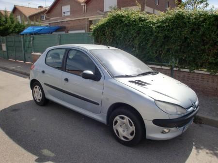 Peugeot 206 XT 110CV en VALLADOLID