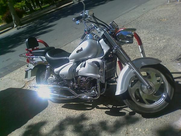 Vendo moto tipo custom 125 CC