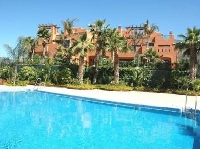 Adosado con 3 dormitorios se vende en Marbella, Costa del Sol