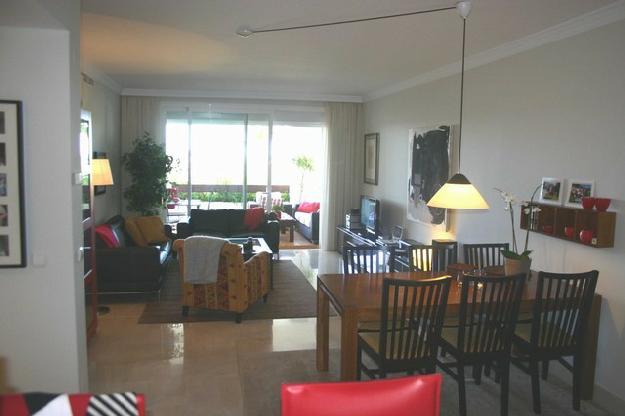 Apartamento a la venta en Nueva Andalucía Costa del Sol