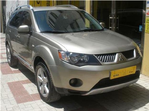 Mitsubishi Outlander 2.0 Did Intense Plus 4x4 - 7 Plazas, Parktronic '08