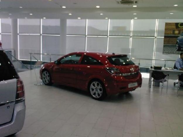 Comprar Opel ASTRA GTC OPC 2.0T 240CV '07 en Barcelona