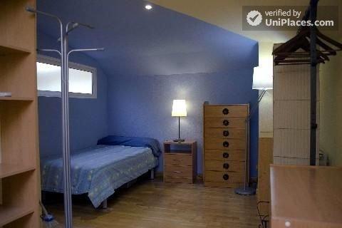 Rooms available - Nice 2-bedroom house in Madrid's suburb of Pozuelo