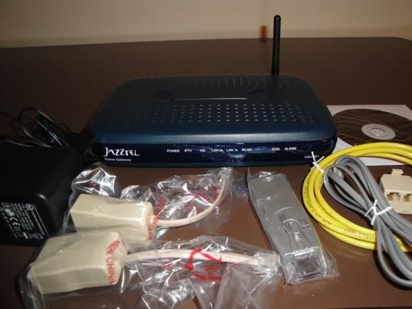 VENDO ROUTER WI-FI ADSL 2+ COMTREND CT-5361  DE JAZZTEL  A ESTRENAR