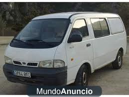 Furgoneta Kia equipada para camping