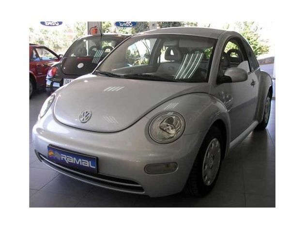 VOLKSWAGEN NEW BEETLE 1.6