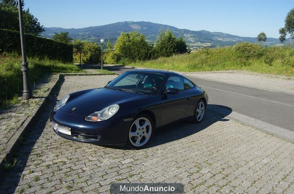 PORSCHE 911 CARRERA 4