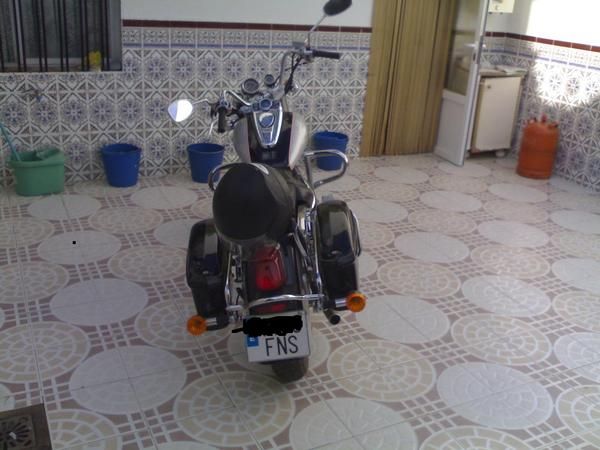 CAMBIO MOTO CUSTOM DE 125 POR COCHE EN BADAJOZ