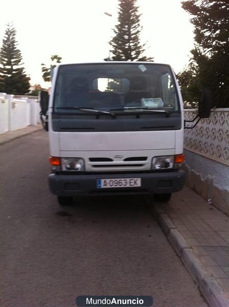 VENDO CAMION NISSAN 3500KG