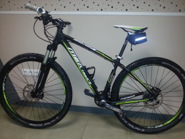 Se vende bicicleta merida big-nine 900 carbono