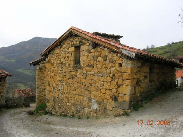 cuadras de piedra con finca