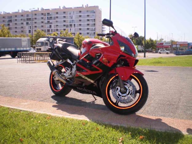 VENDO CBR 600 F ROJA AÑO 2007 IMPECABLE