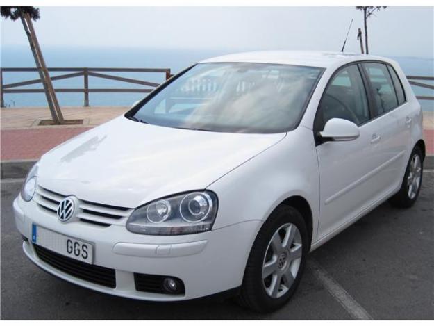 Volkswagen_Golf_1.9TDI_Highline_105_CV