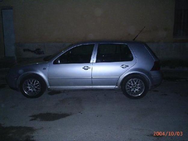 Venta de coche Volkswagen Golf GTI TDI E.E. '03 en Zaragoza