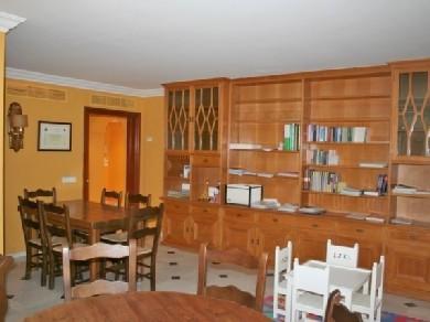 Apartamento con 3 dormitorios se vende en Marbella, Costa del Sol