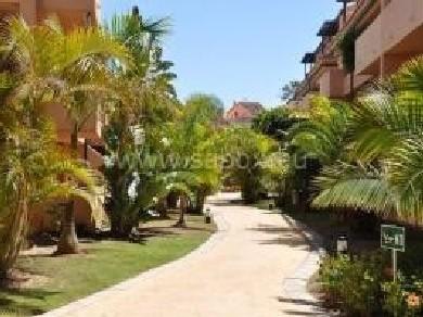 Apartamento con 2 dormitorios se vende en Marbella, Costa del Sol