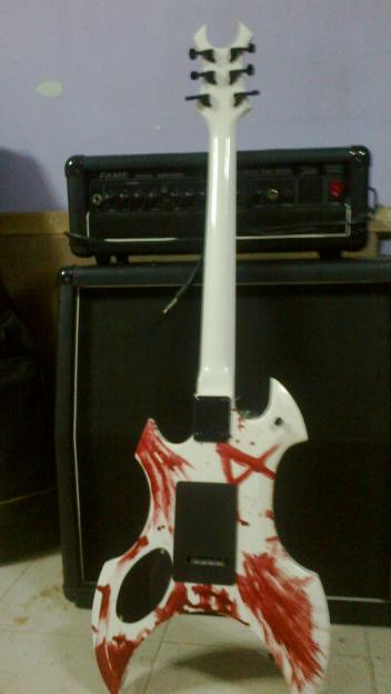 guitarra electrica estlo b.c.rich echa por luthier