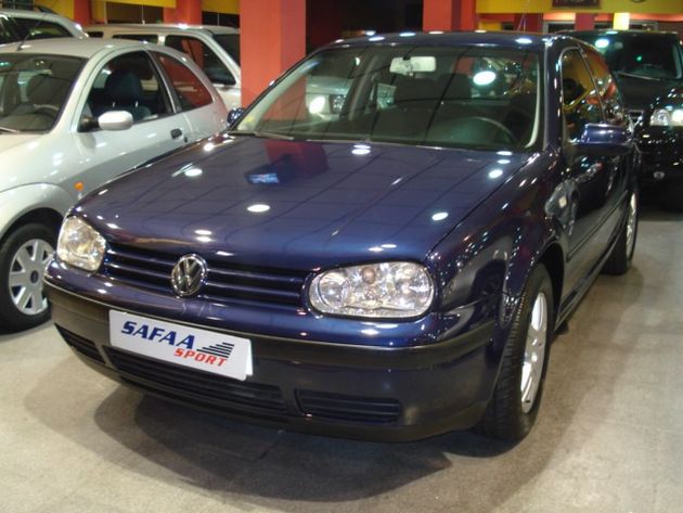 VOLKSWAGEN Golf 1.6 Conceptline 105