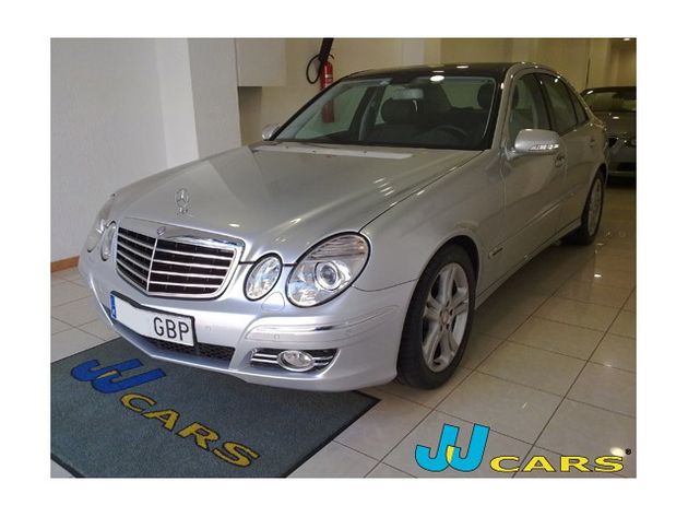 MERCEDES E 220CDI Avantgarde Aut.