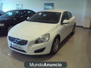 Volvo S60 DRIVE MOMENTUM