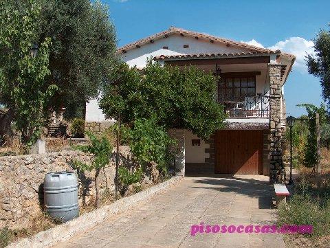 Venta de casa en Venta De Casa Chalet Con Piscina En Comarca De Mat, Torre del Compte (Teruel)