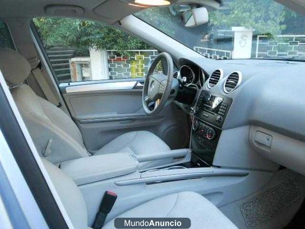 Mercedes-Benz ML 280 CDI. PAQUETE SPORT. IMPEC