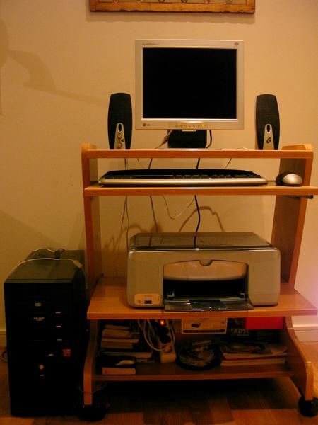 Ordenador PC grabadora con pantalla, escáner y muebles
