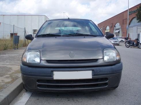 Renault Clio 1.9D 3P GRIS