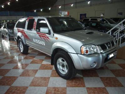 Nissan pickup rally raid