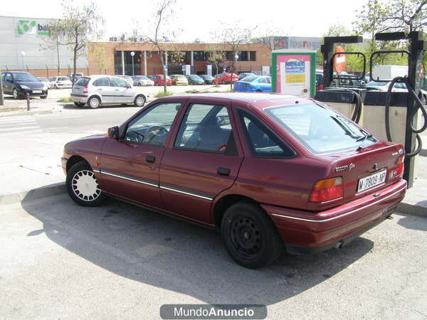 vendo por  cohe por  950 euros