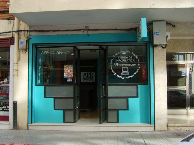 TRASPASO TIENDA DE INFORMÁTICA RECIÉN INSTALADA.