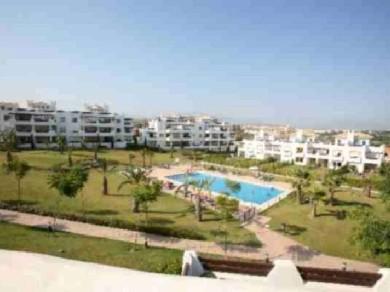 Apartamento con 3 dormitorios se vende en Estepona, Costa del Sol