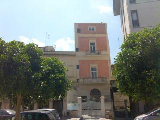 Apartamento : 1/5 personas - lecce  lecce (provincia de)  pouilles  italia