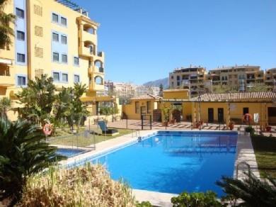 Apartamento con 3 dormitorios se vende en Marbella, Costa del Sol