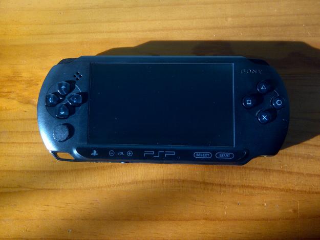 PSP Street nueva +tarjeta memoria +5juegos