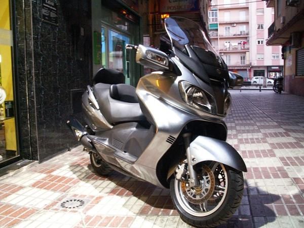 SUZUKI BURGMAN 650 EXECUTIVE K7 SEMINUEVA