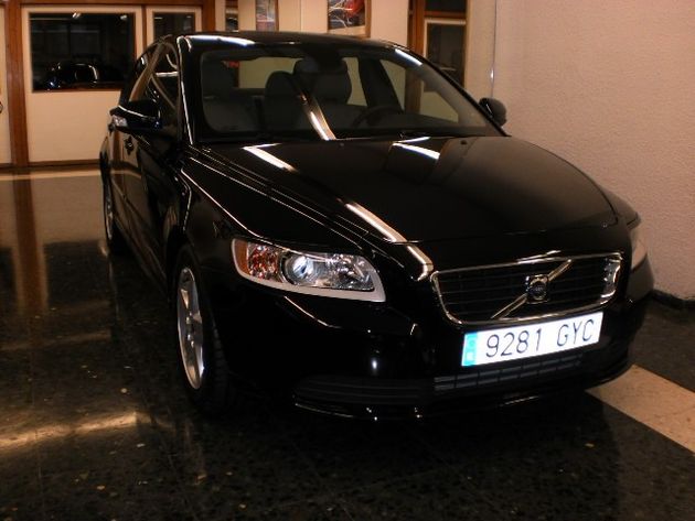 VOLVO S40 MOMENTUM