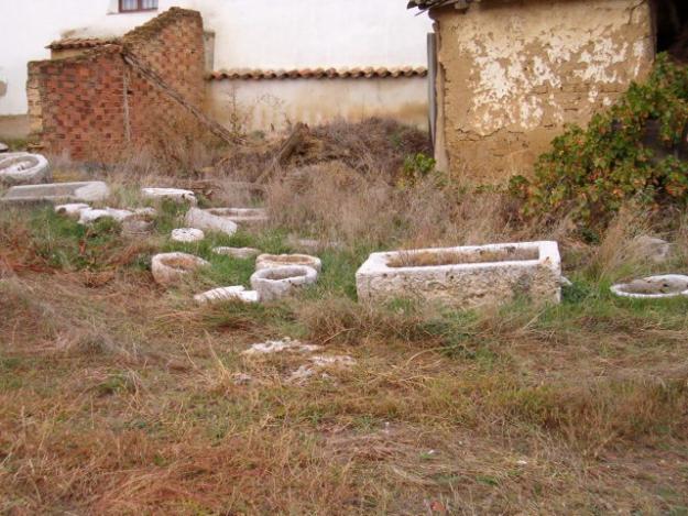 Vendo pilas, pilones, brocales de piedra