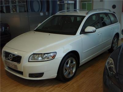 Volvo v50 d3 momentum