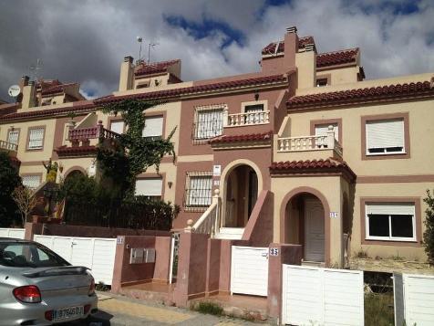 Casa adosada en Monforte del Cid